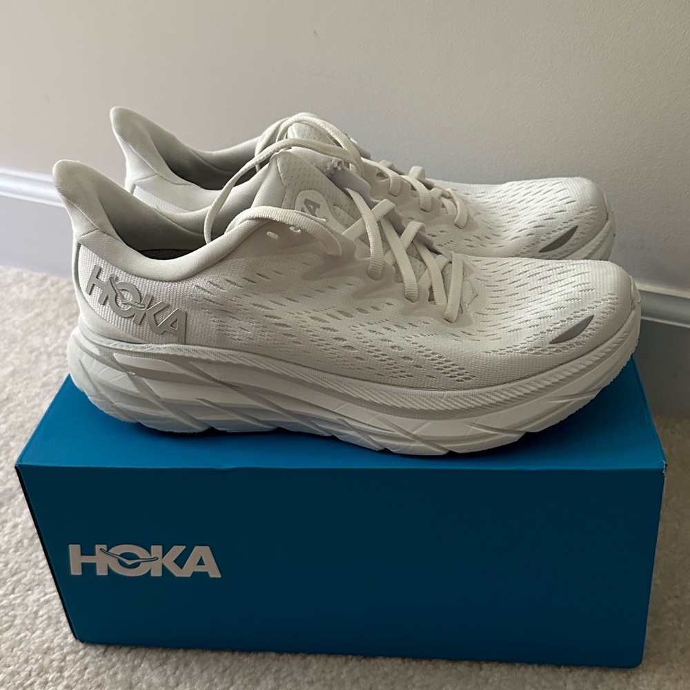 Hoka Clifton 8 All White
